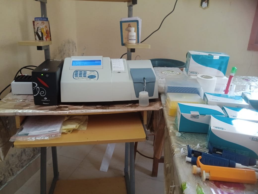 The chemical analyzer FutureBright donated to a clinic in Vallarpadam, Kerala